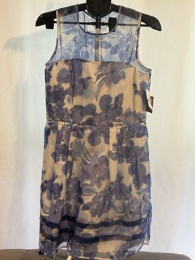 Taylor size 10 White and Blue Floral Sleeveless Sundress